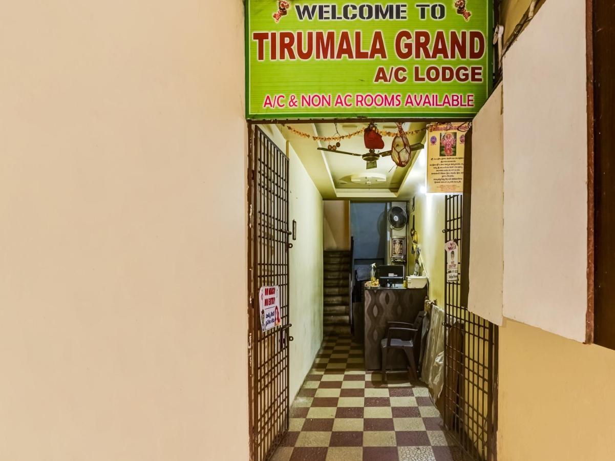 Oyo 84039 Tirumala Grand Rajahmundry Luaran gambar