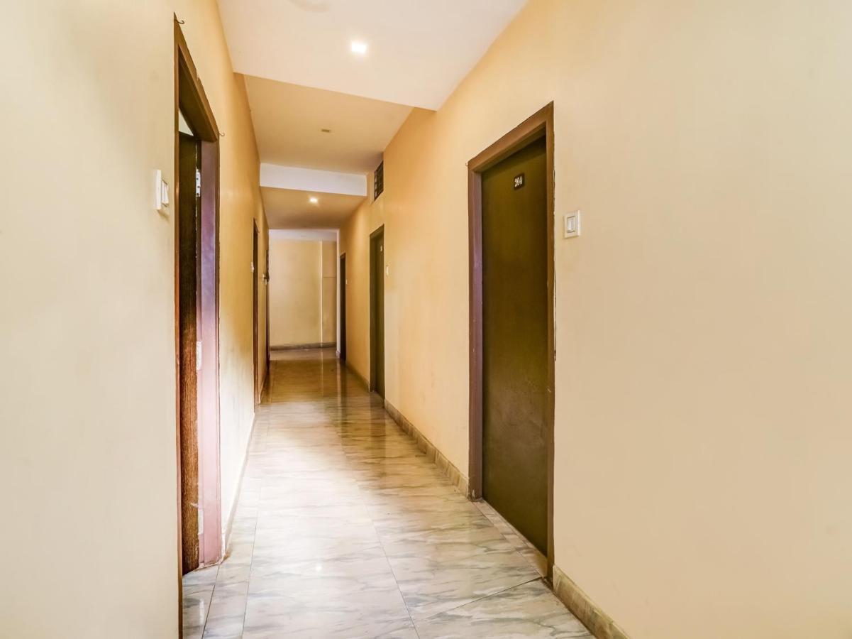 Oyo 84039 Tirumala Grand Rajahmundry Luaran gambar